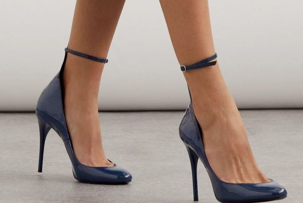 Alaïa Decolette Pumps